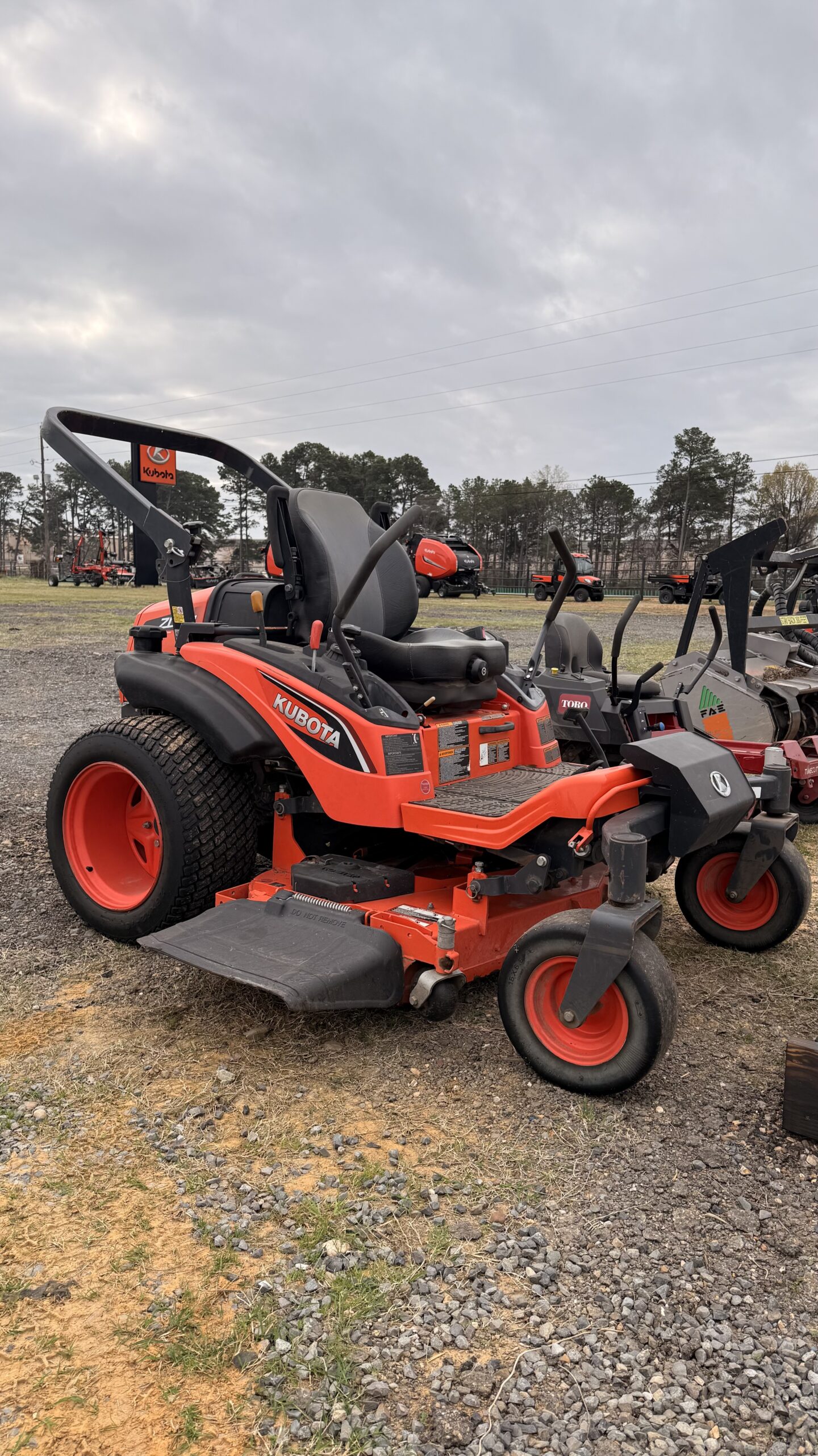 2017 KUBOTA ZD1211 ZERO TURN - River Valley Tractor
