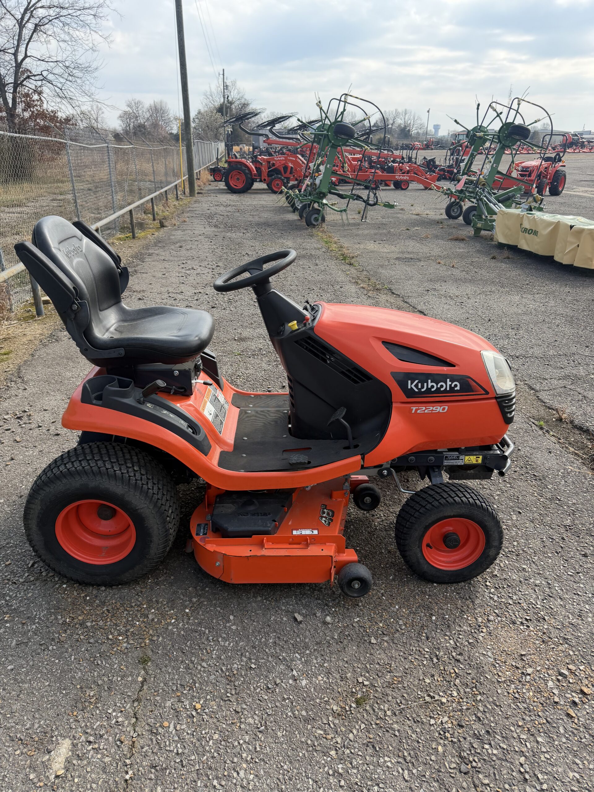 2017 KUBOTA ZD1211 ZERO TURN - River Valley Tractor